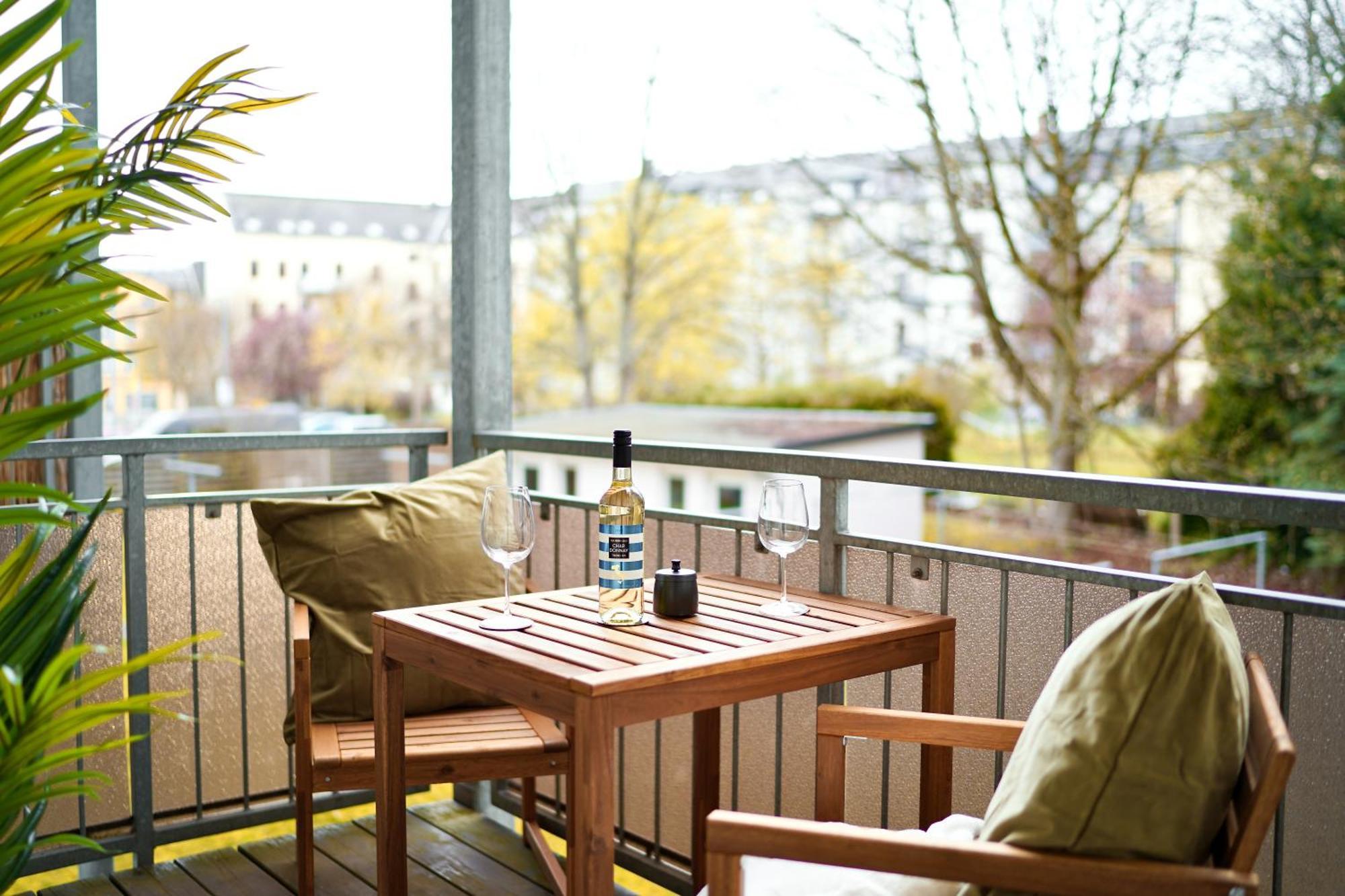 Edler Wohnraum Schlossteich-Suite 3 Sz Mit Zwei Balkonen, Kaffeevollautomat, Kamin, Klima, Lift & Zwei Parkplaetzen Κέμνιτς Εξωτερικό φωτογραφία